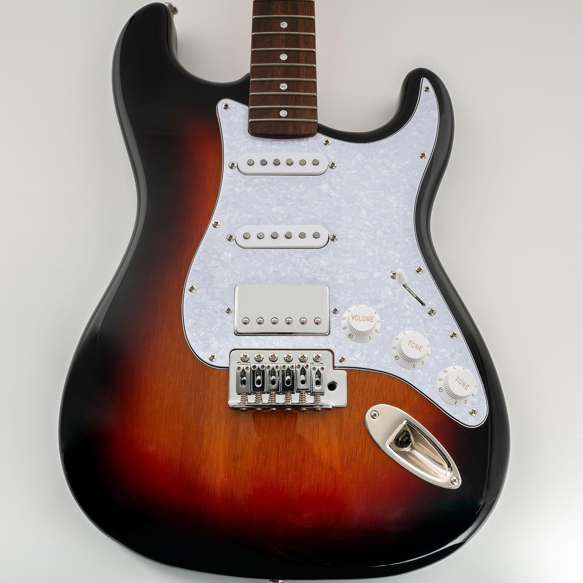 ストラトキャスター(｀・ω・´)ギター♡ Amazon | Musiclily SSH 11穴ストラトピックガード Fender